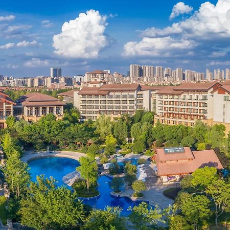 Hilton Wuhan Optics Valley Bagian luar foto