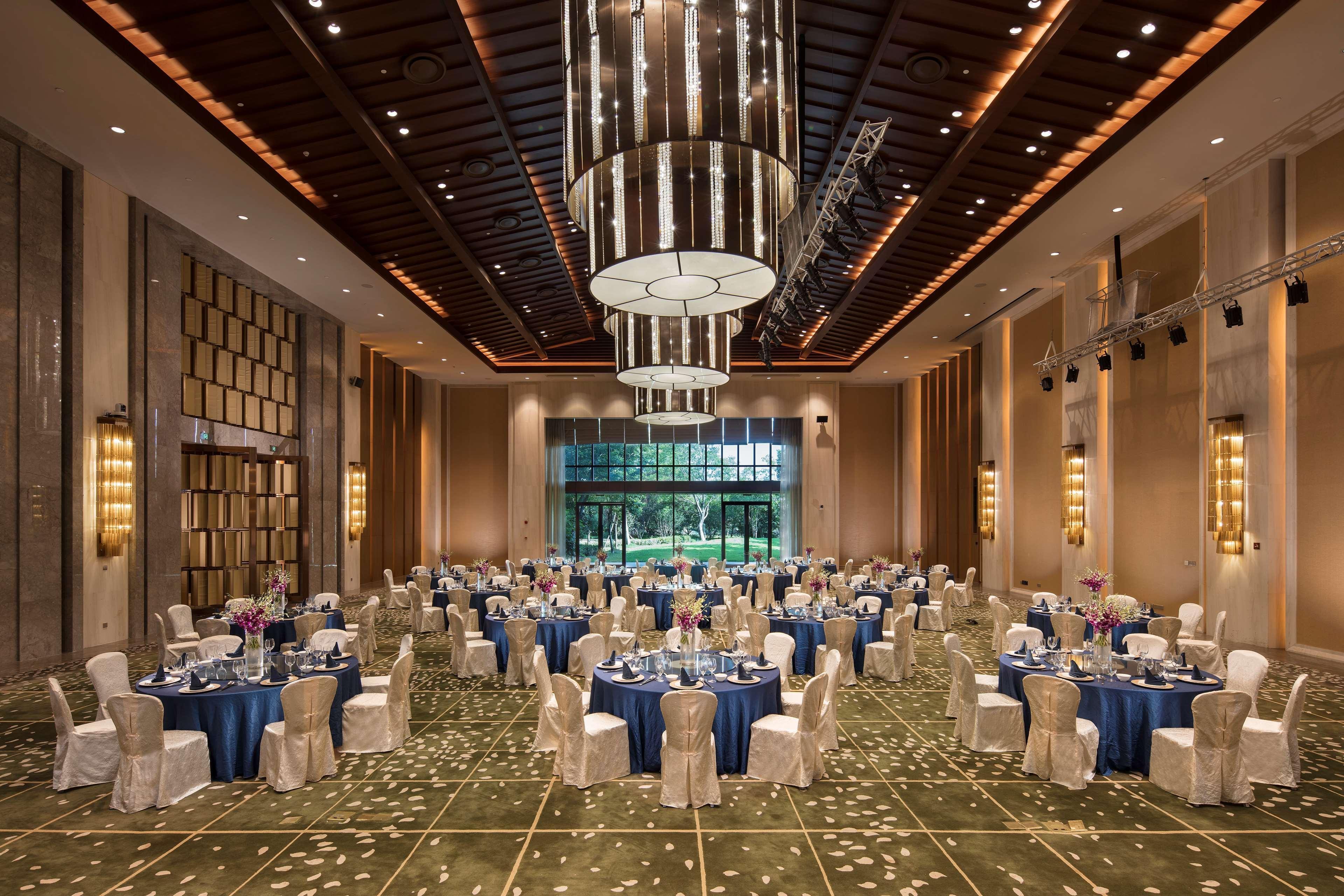 Hilton Wuhan Optics Valley Bagian luar foto