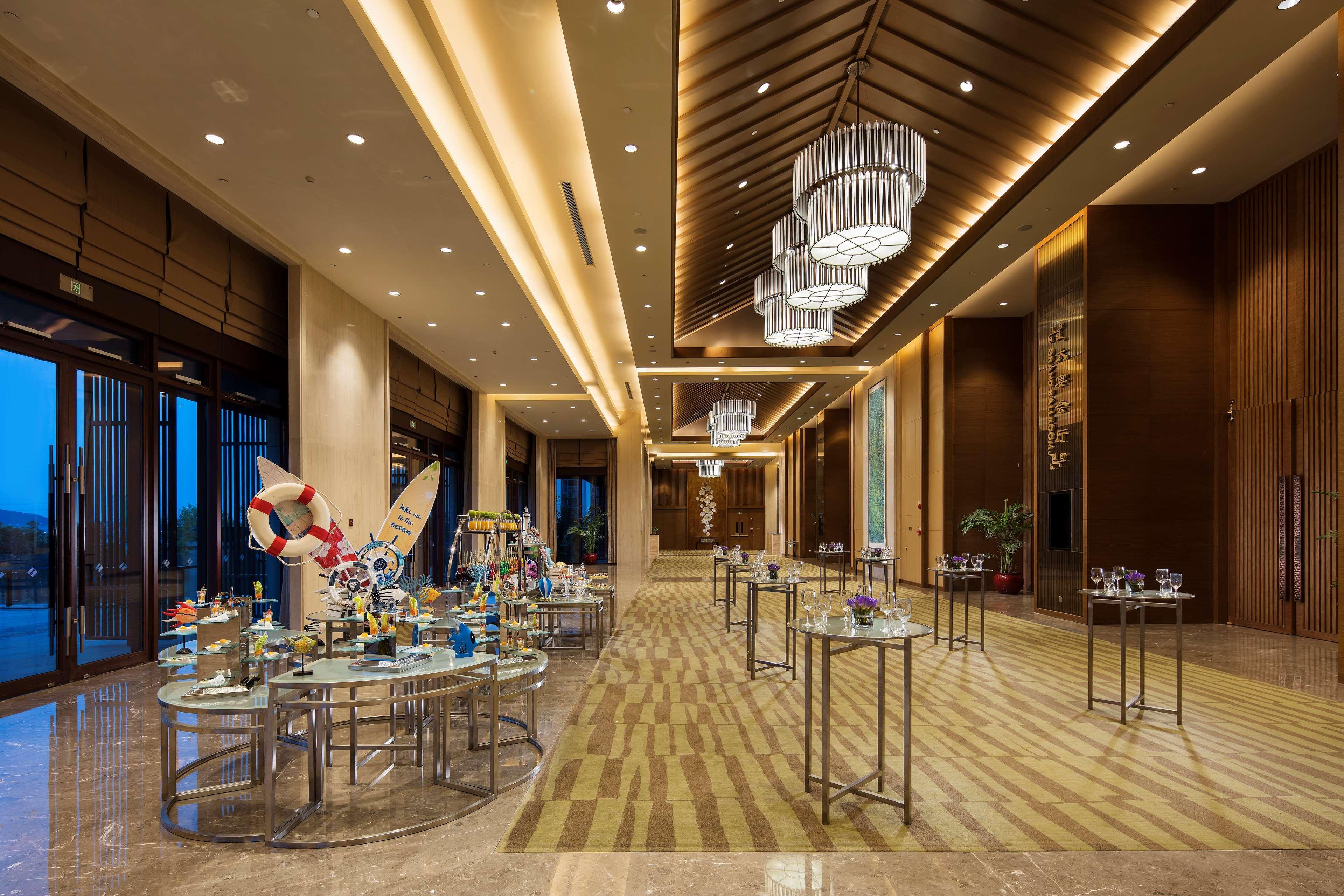 Hilton Wuhan Optics Valley Bagian luar foto