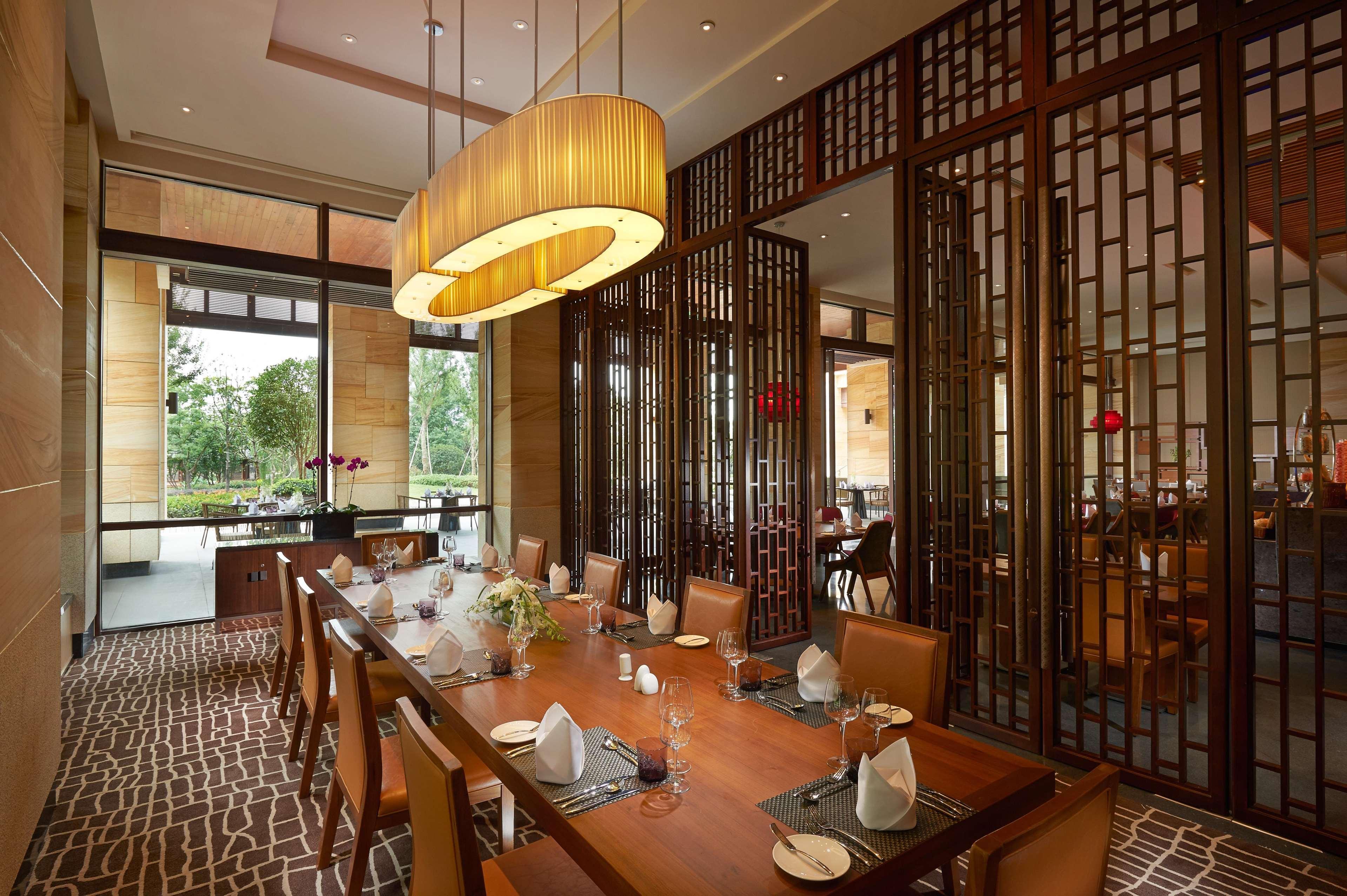 Hilton Wuhan Optics Valley Bagian luar foto