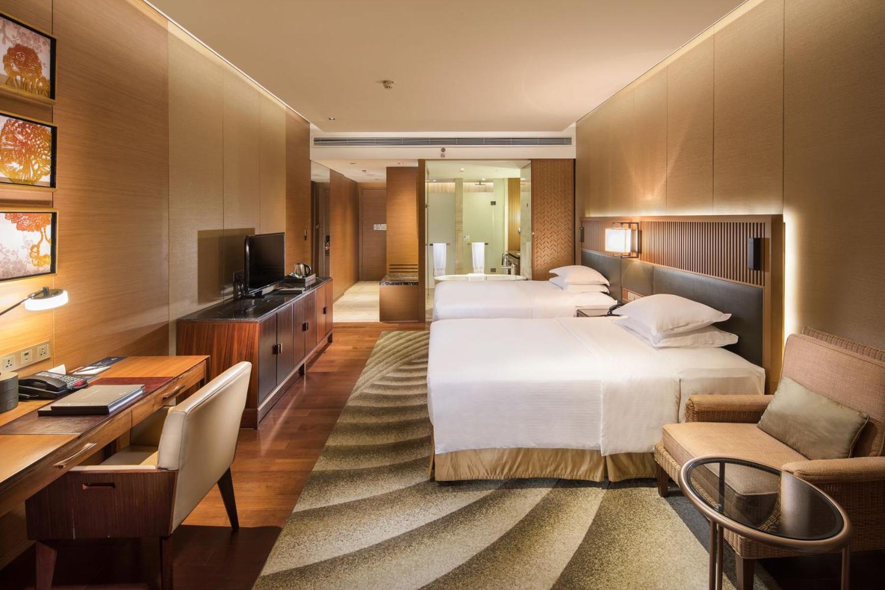 Hilton Wuhan Optics Valley Bagian luar foto