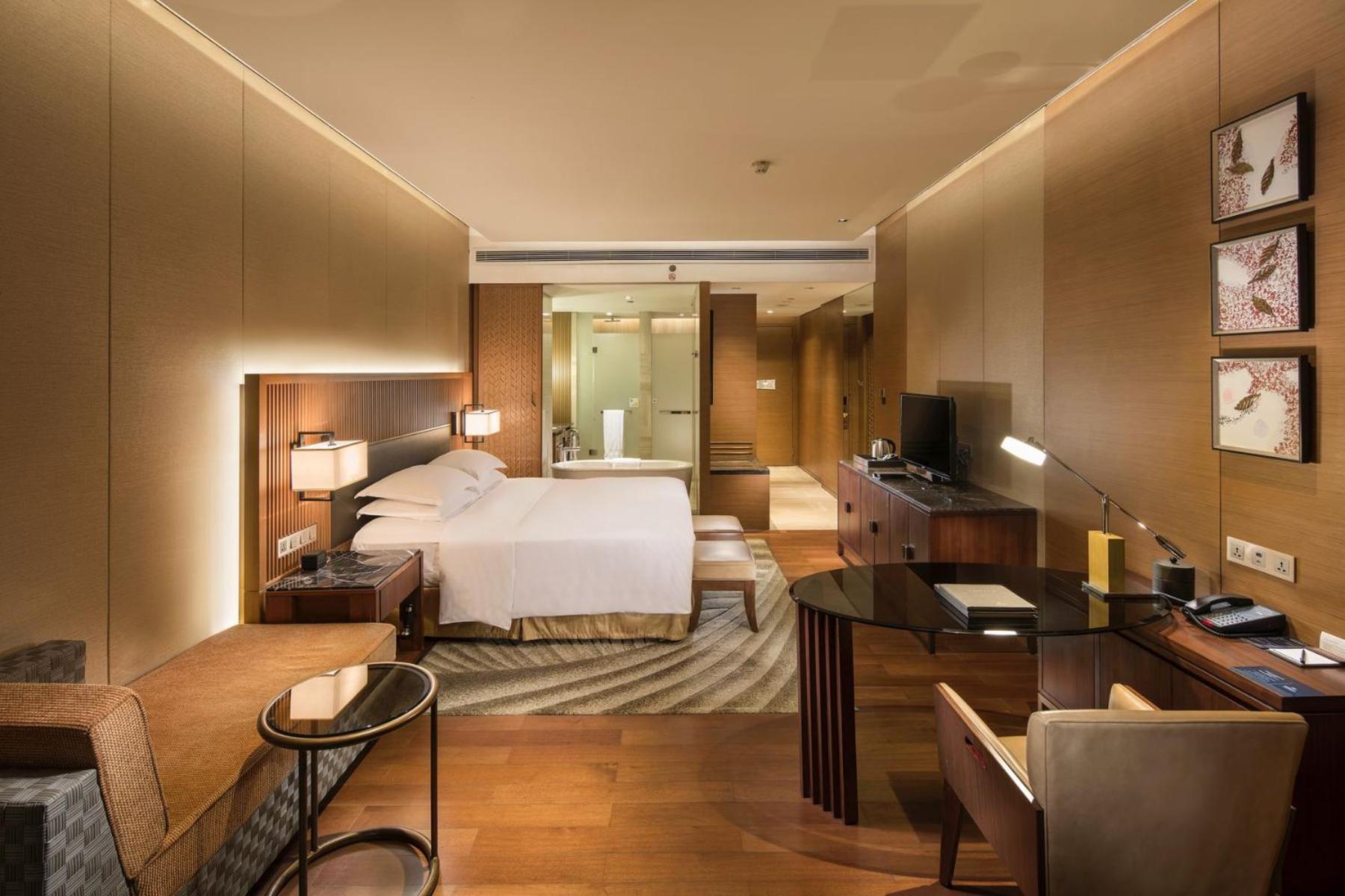 Hilton Wuhan Optics Valley Bagian luar foto