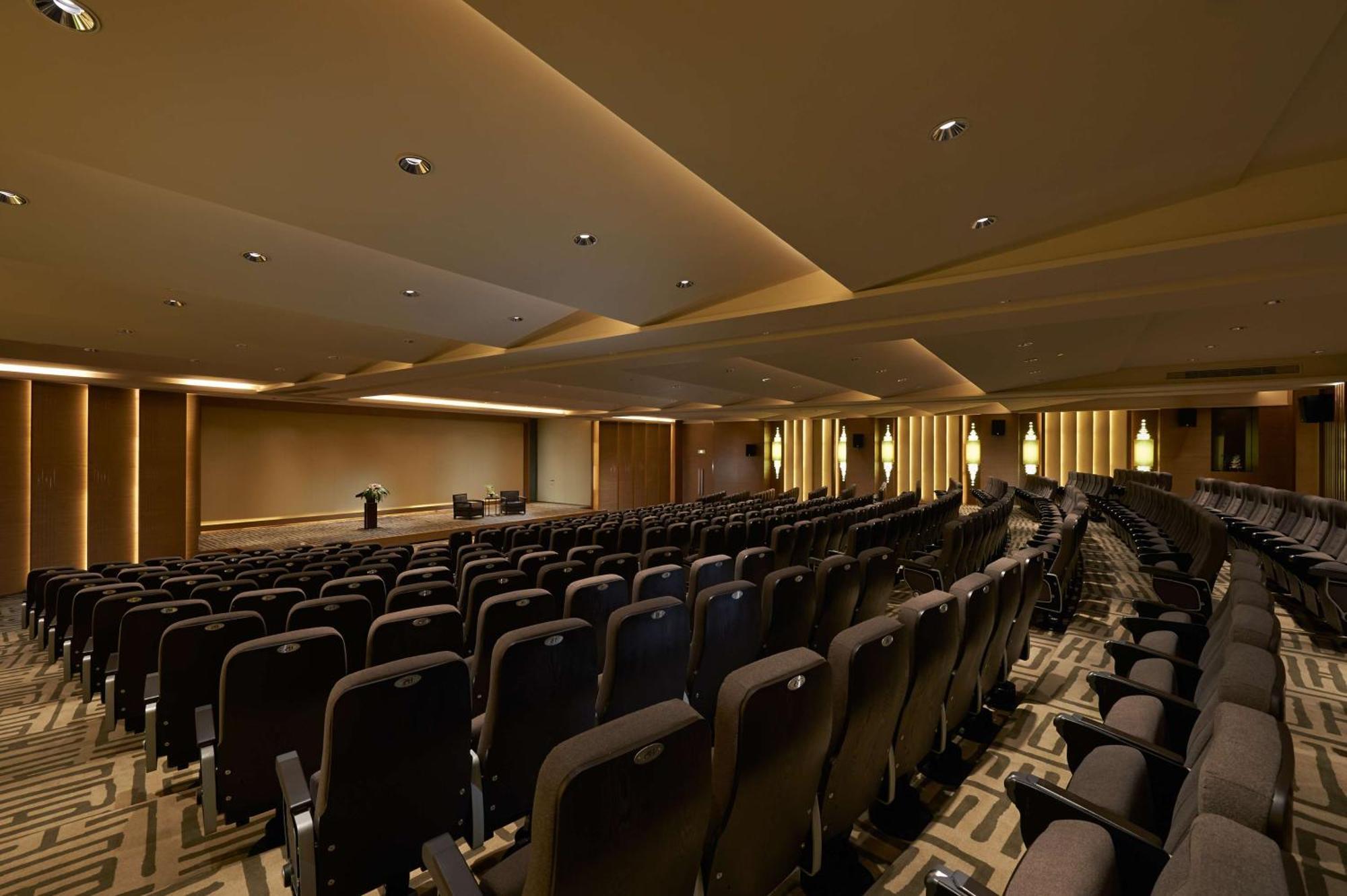 Hilton Wuhan Optics Valley Bagian luar foto