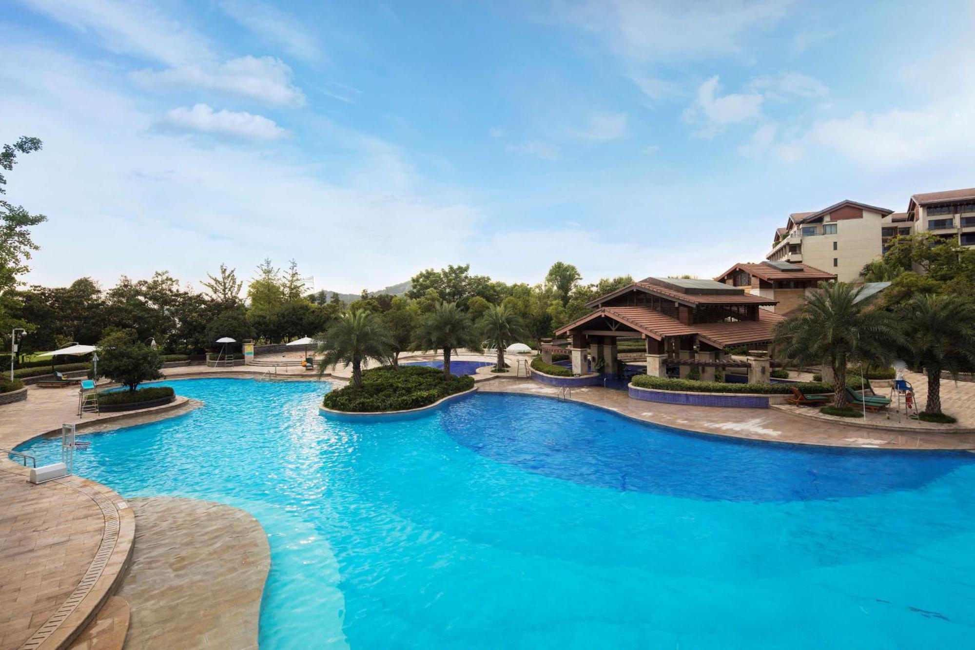 Hilton Wuhan Optics Valley Bagian luar foto