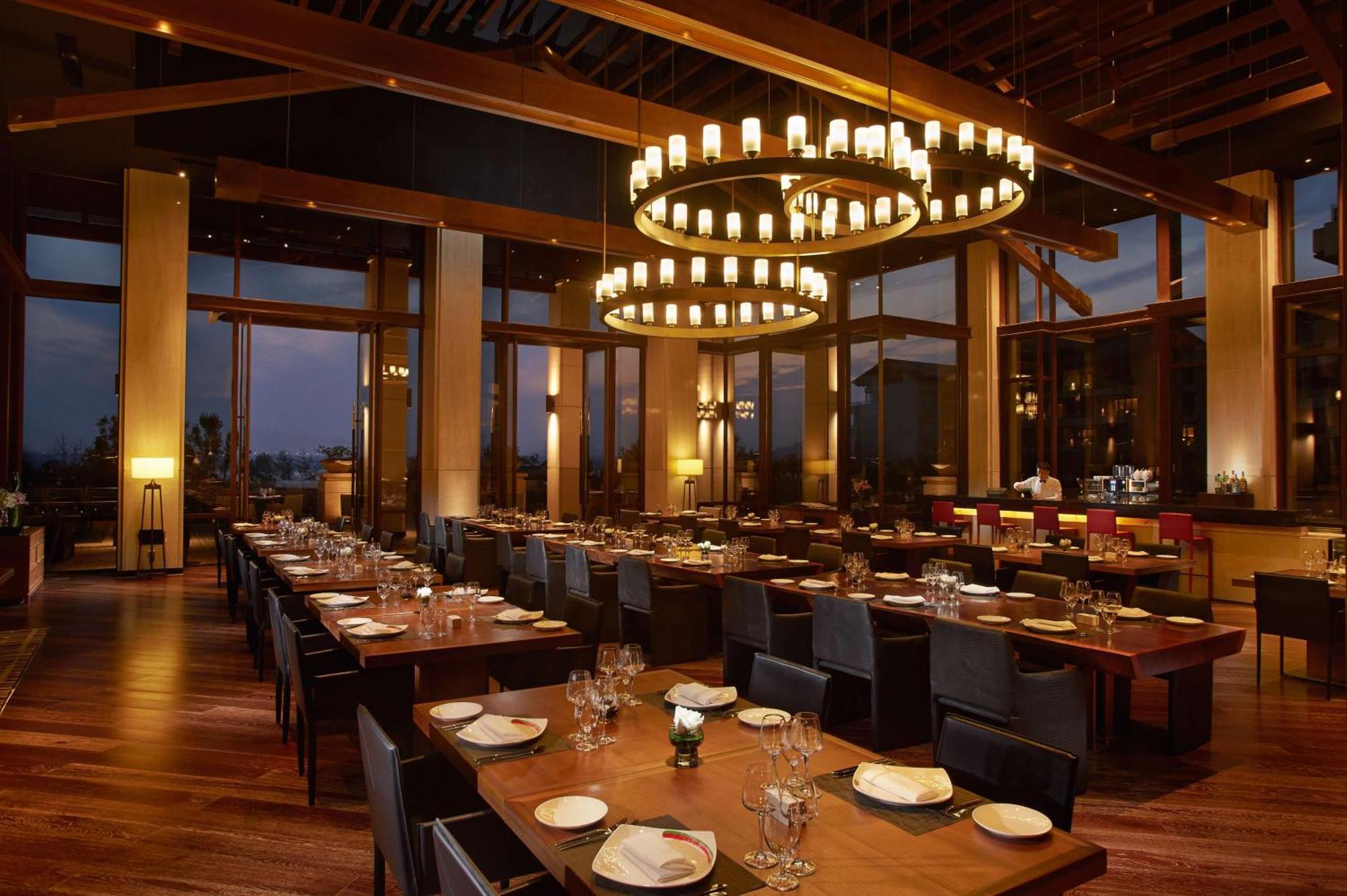 Hilton Wuhan Optics Valley Bagian luar foto