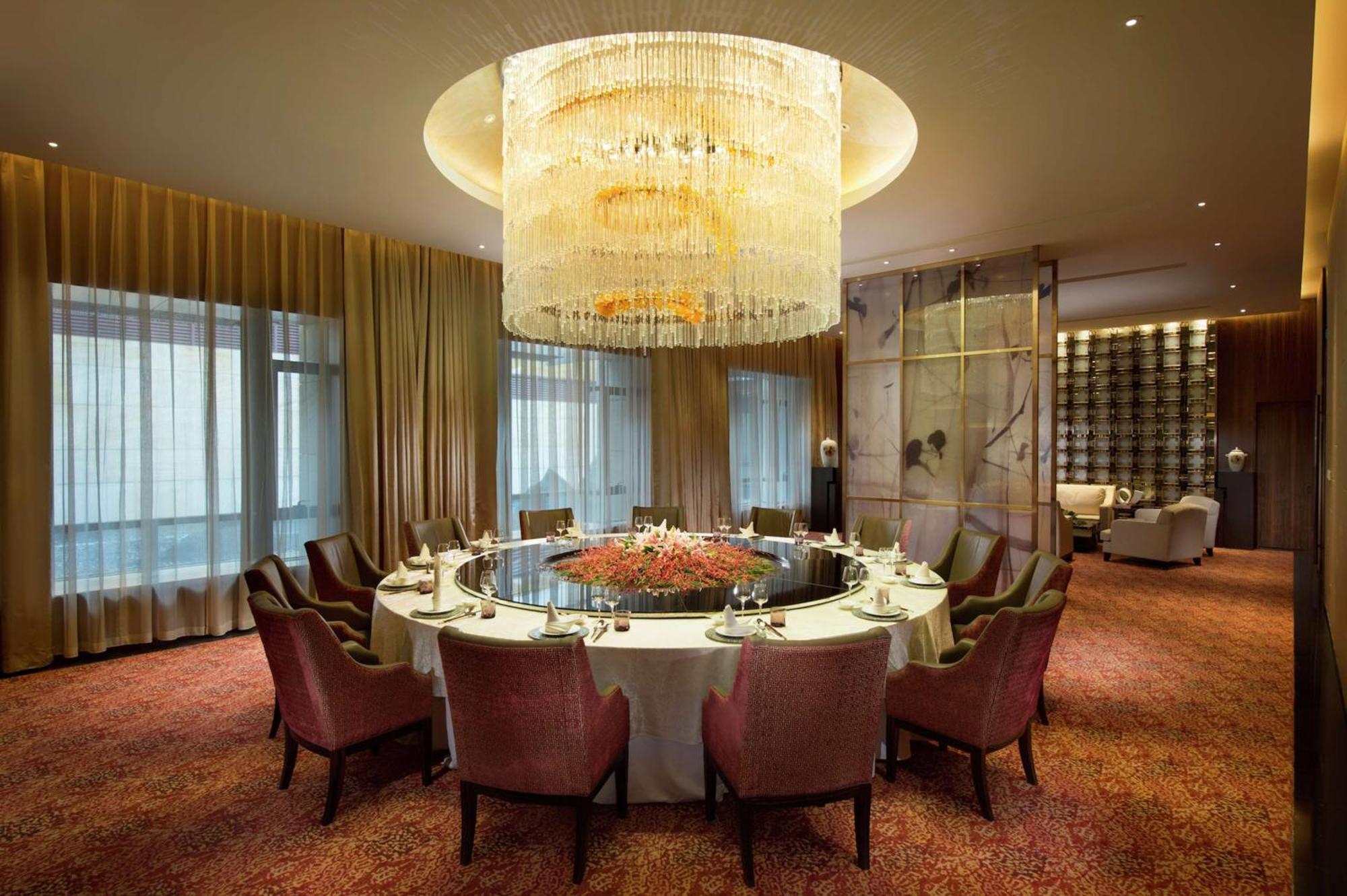 Hilton Wuhan Optics Valley Bagian luar foto