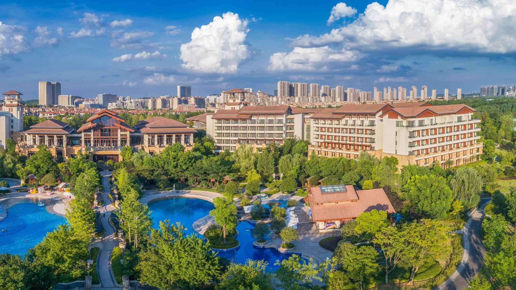 Hilton Wuhan Optics Valley Bagian luar foto